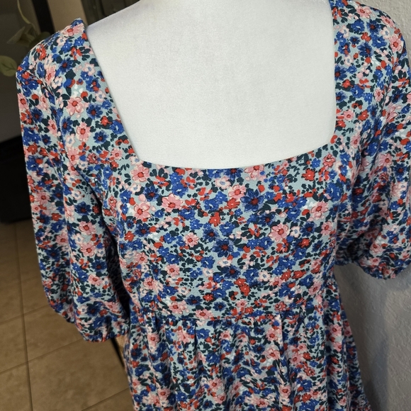 BCBG Paris Women's Pebble Crepe Puff Sleeve Floral Casual Mini Dress Size M - Picture 3 of 7